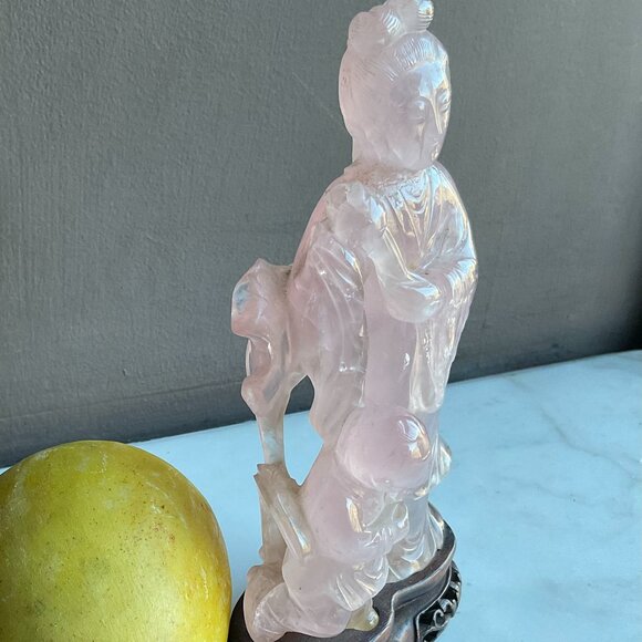 Vintage Rose Quartz Mother and Child Sculpture on carved Wooden Base - Picture 4 of 10